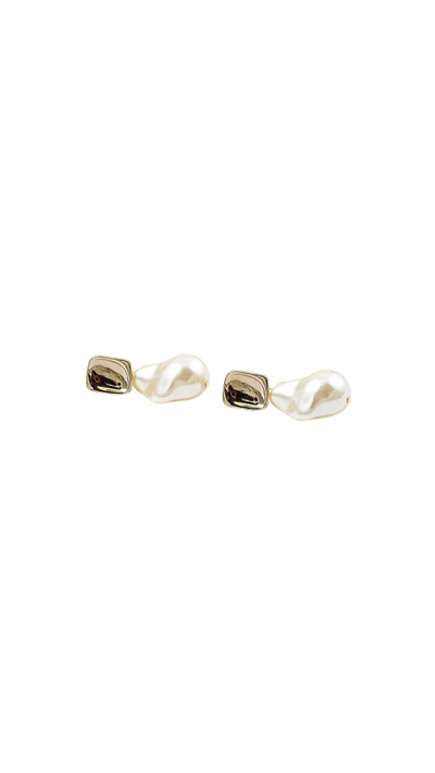 Pia Pearl Drop Earring